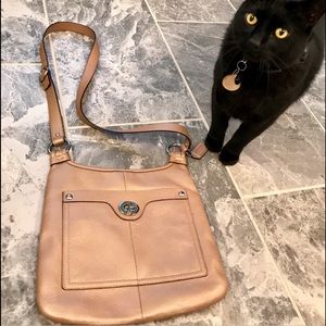 Coach gorgeous & pristine shoulder bag